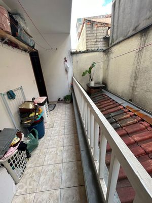 Image 23 - 896910