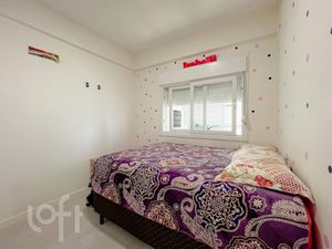 Image 9 - 896925