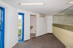 Image 11 - 896927