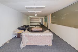 Image 30 - 896927