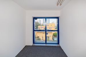 Image 36 - 896927