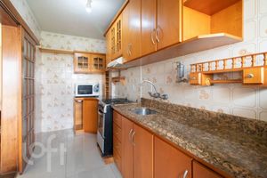 Image 4 - 896928