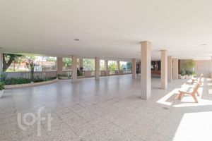 Image 21 - 896928