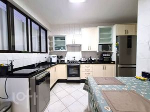 Image 6 - 896930