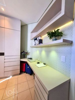 Image 9 - 896930