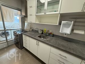 Image 21 - 896931