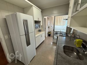 Image 19 - 896931