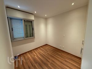 Image 10 - 896931