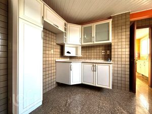 Image 22 - 896945