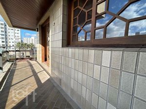 Image 28 - 896945