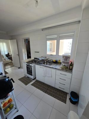 Image 3 - 896948