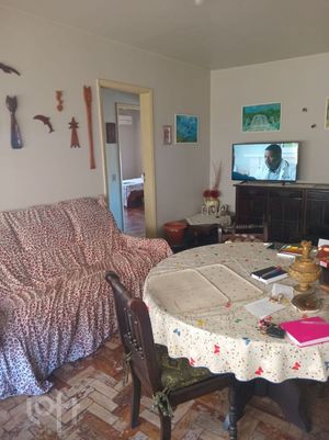Image 4 - 896950