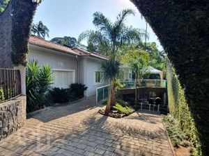 Image 34 - 896952