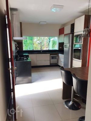 Image 8 - 896952