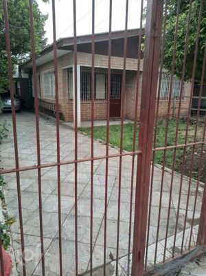 Image 6 - 896955