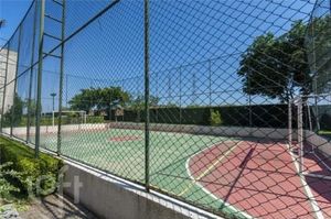 Image 8 - 896956