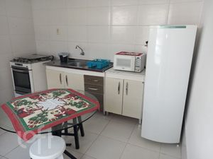 Image 30 - 896957