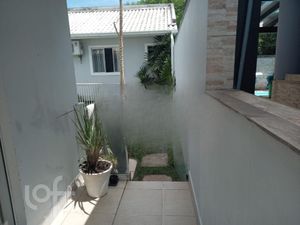 Image 4 - 896957