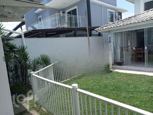 Image 6 - 896957