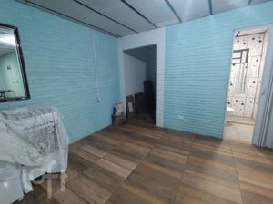Image 5 - 896958