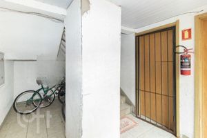 Image 21 - 896973