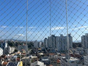 Image 12 - 896976
