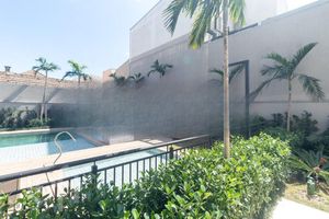 Image 39 - 896978