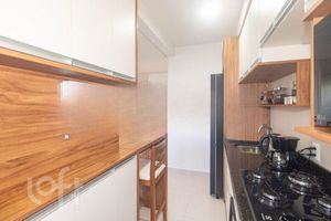 Image 10 - 896978