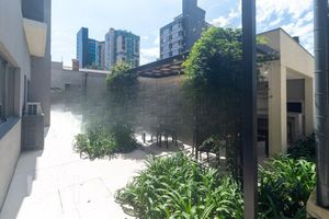 Image 36 - 896978