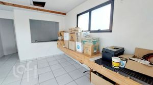 Image 21 - 896980