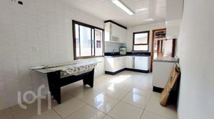 Image 4 - 896980