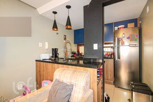 Image 4 - 896981