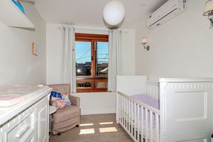 Image 9 - 896981