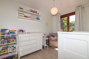 Image 8 - 896981