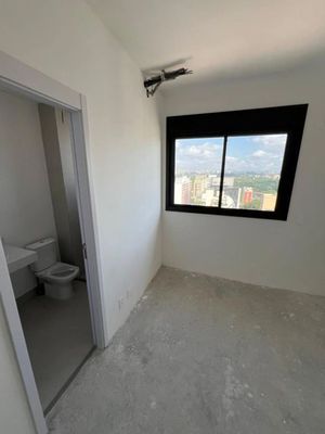 Image 11 - 896985