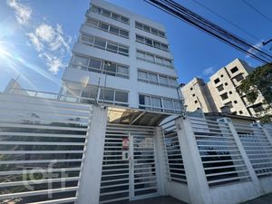 Image 17 - 896987