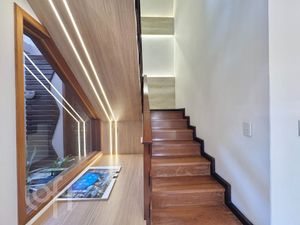 Image 10 - 896989