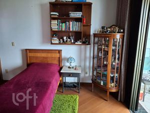 Image 9 - 896990