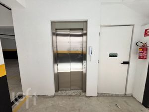 Image 17 - 896991