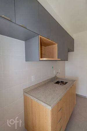 Image 17 - 896992