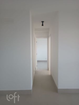 Image 11 - 896992