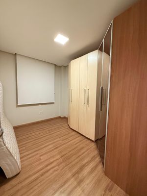 Image 8 - 896993