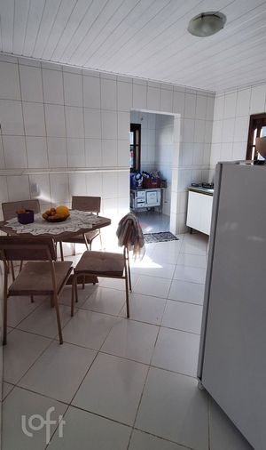 Image 8 - 896995
