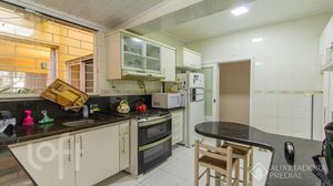 Image 3 - 896998