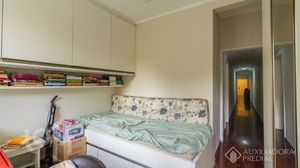 Image 28 - 896998