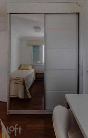 Image 10 - 896999