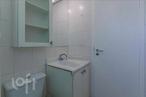 Image 15 - 896999