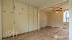 Image 19 - 897000