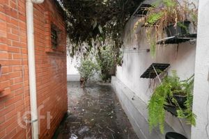 Image 28 - 897001
