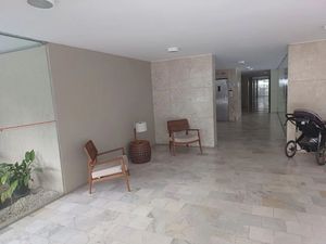 Image 18 - 897020